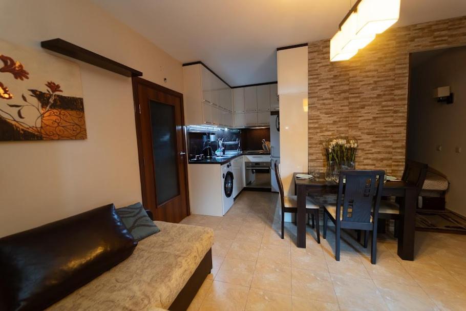 Апартамент За Гости Уют Burgas Exterior photo